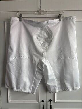 Women's Shapewear Shorts. White. size 50